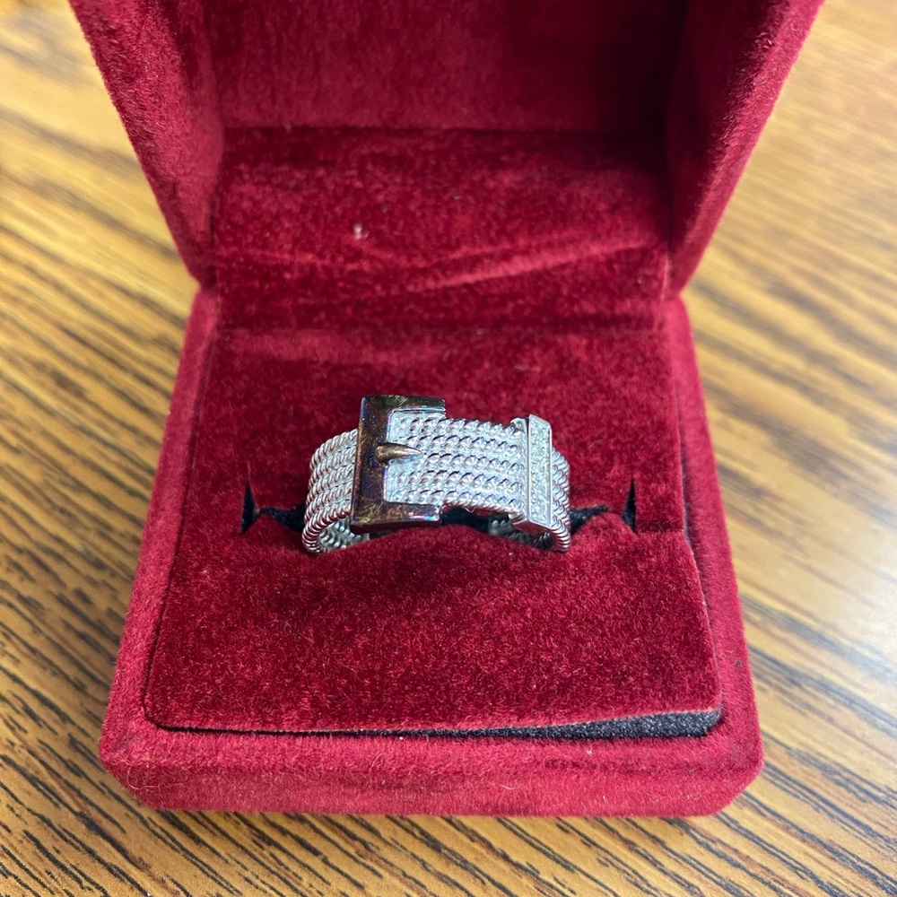 Silver buckle ring